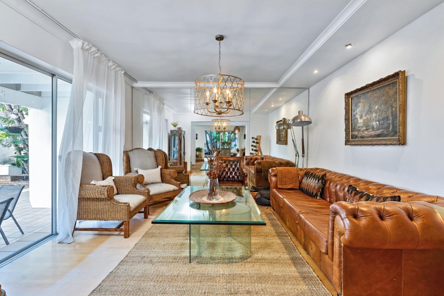 5 Bedroom Property for Sale in Fresnaye Western Cape